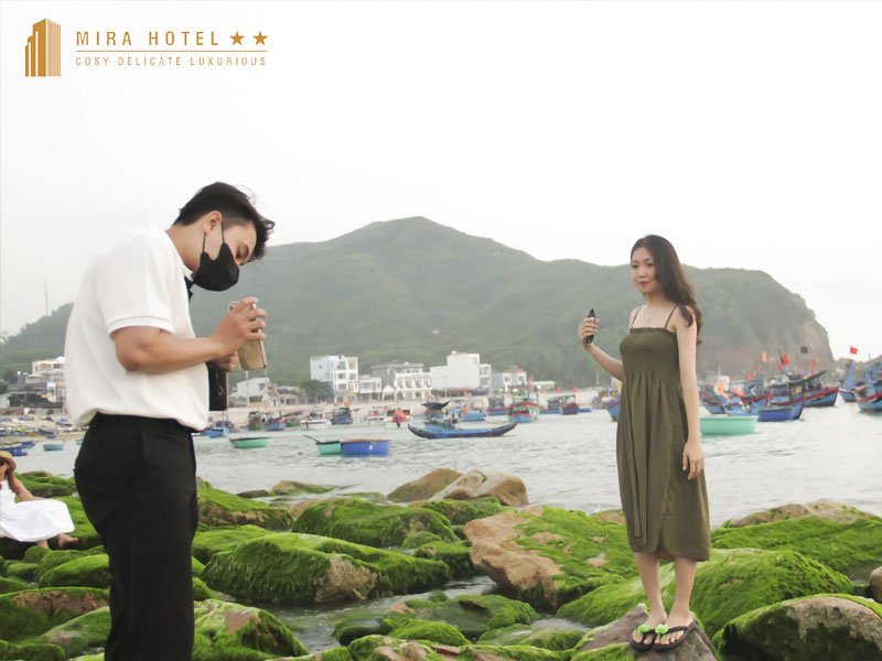 check-in-bai-da-xanh-reu-nhon-hai-noi-ran-ran-4-miraquynhon