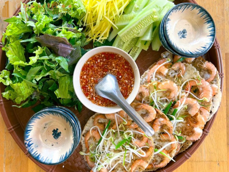 banh-xeo-tom-nhay-quy-nhon-mon-ngon-ngay-mua